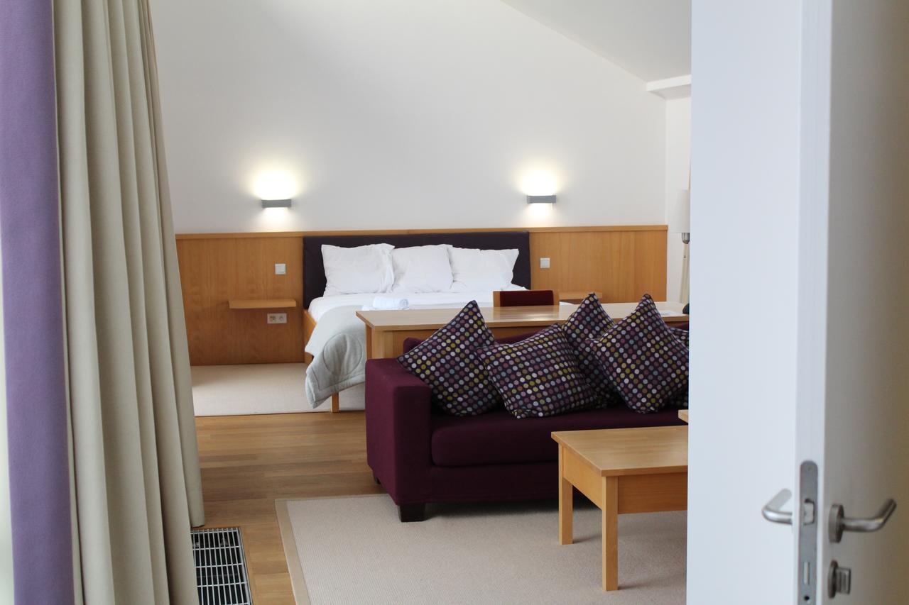 Irish College Leuven Hotel ภายนอก รูปภาพ